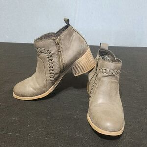 Billabong Take A Walk Ankle Boots. Size 8